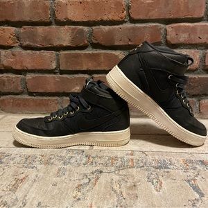 Nike Air Force One Black and Gold Youth